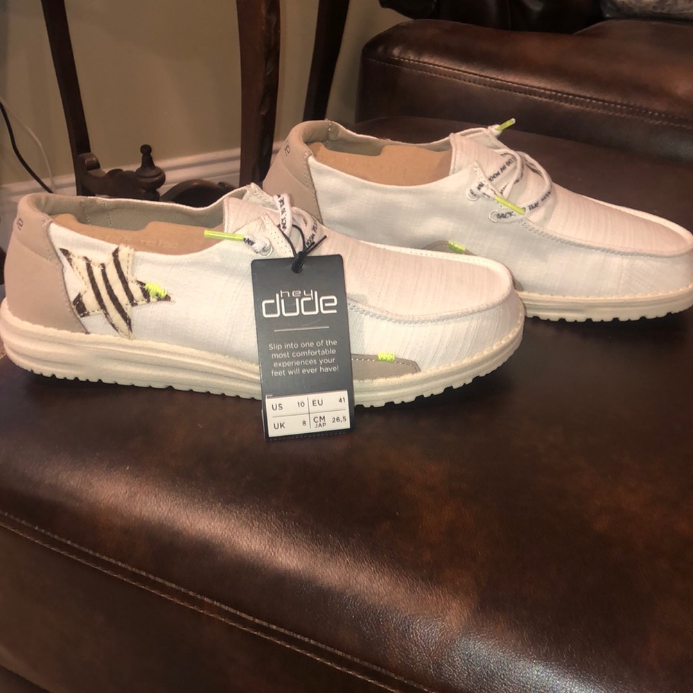 Hey Dude size 10 Wendy Star.